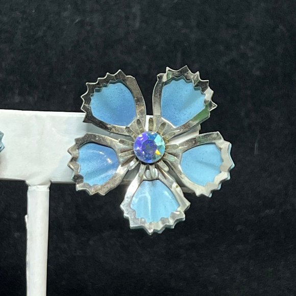 Vintage Silver Tone Aurora Borealis Blue Enamel Flower Screw Back Earrings 3512 - Picture 3 of 4